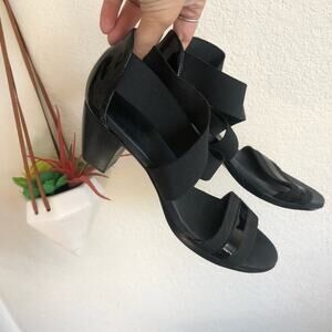 Munro black patent leather elastic straps heels